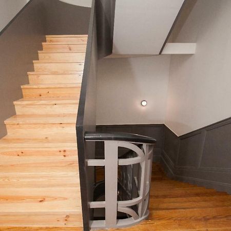 Get Lights And Books In A Flat Apartment Порто Екстериор снимка