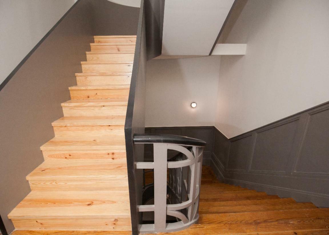 Get Lights And Books In A Flat Apartment Порто Екстериор снимка